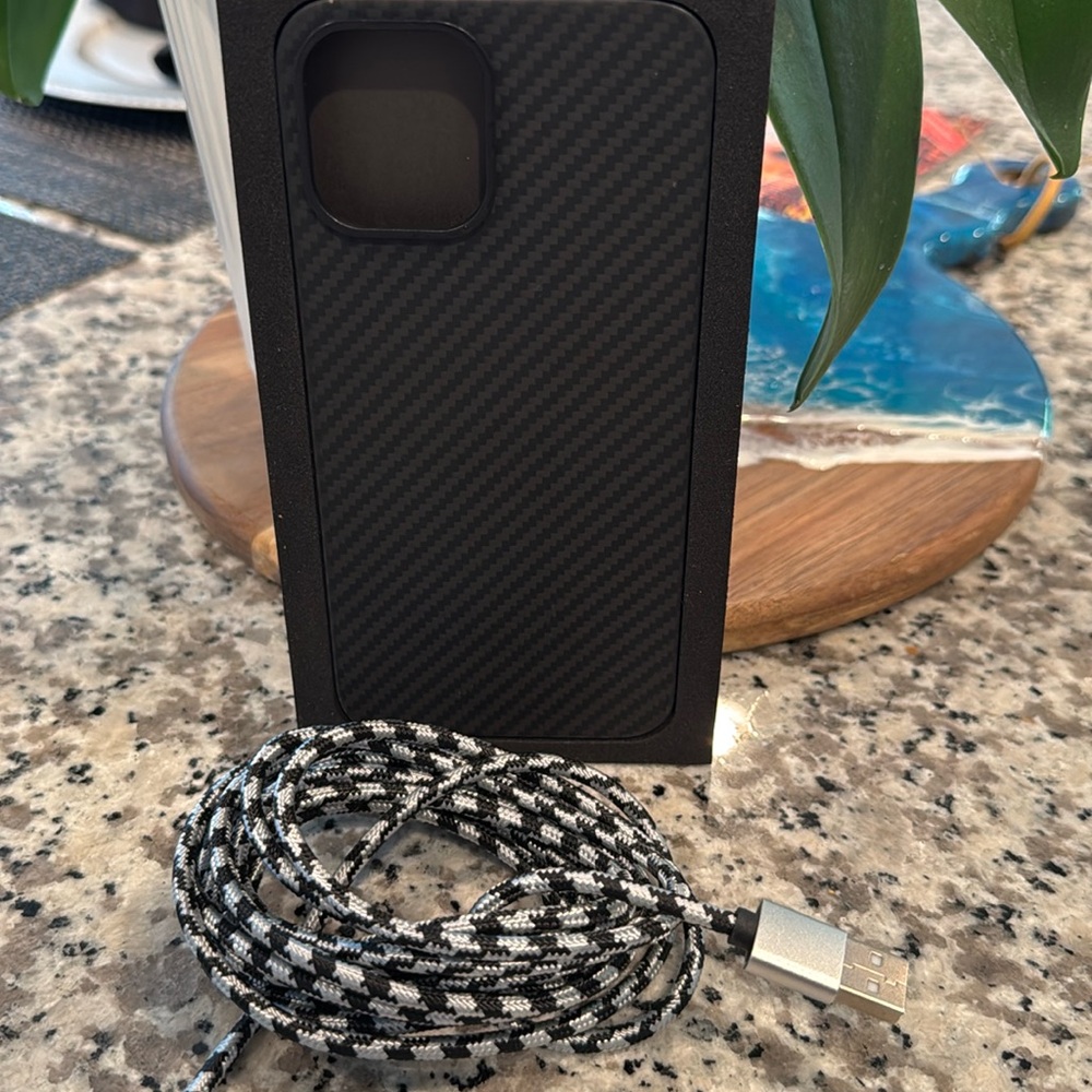 Great combo accessories for your iPhone 12 Pro Max. Black Case & Charging Cable